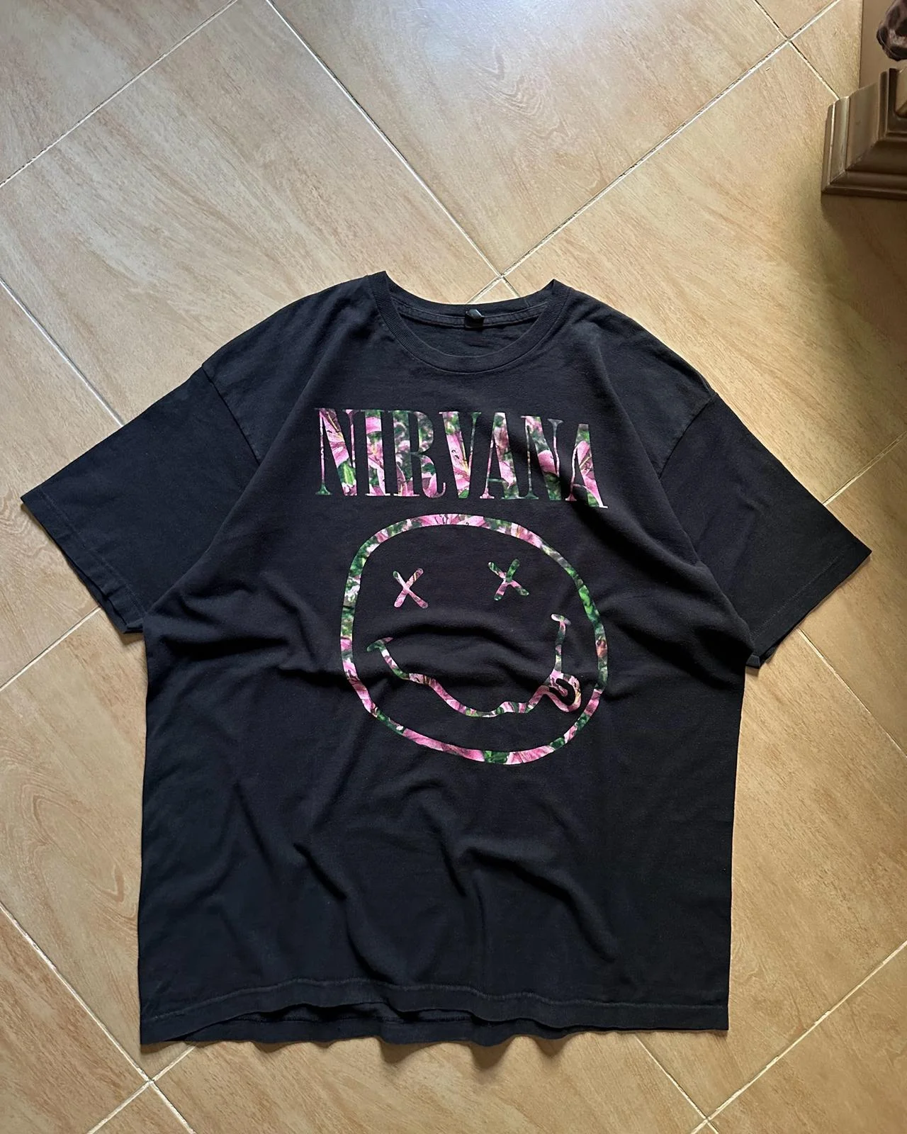 Nirvana Short Sleeve Shirts, size L, photo 1