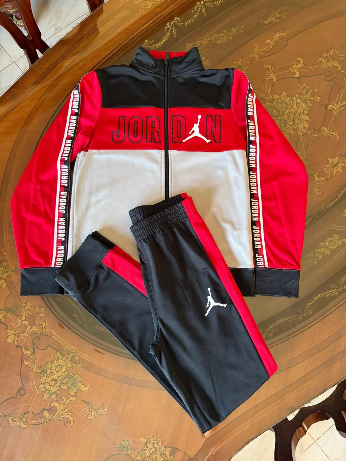 Air Jordan Sets, size 13y, photo 1