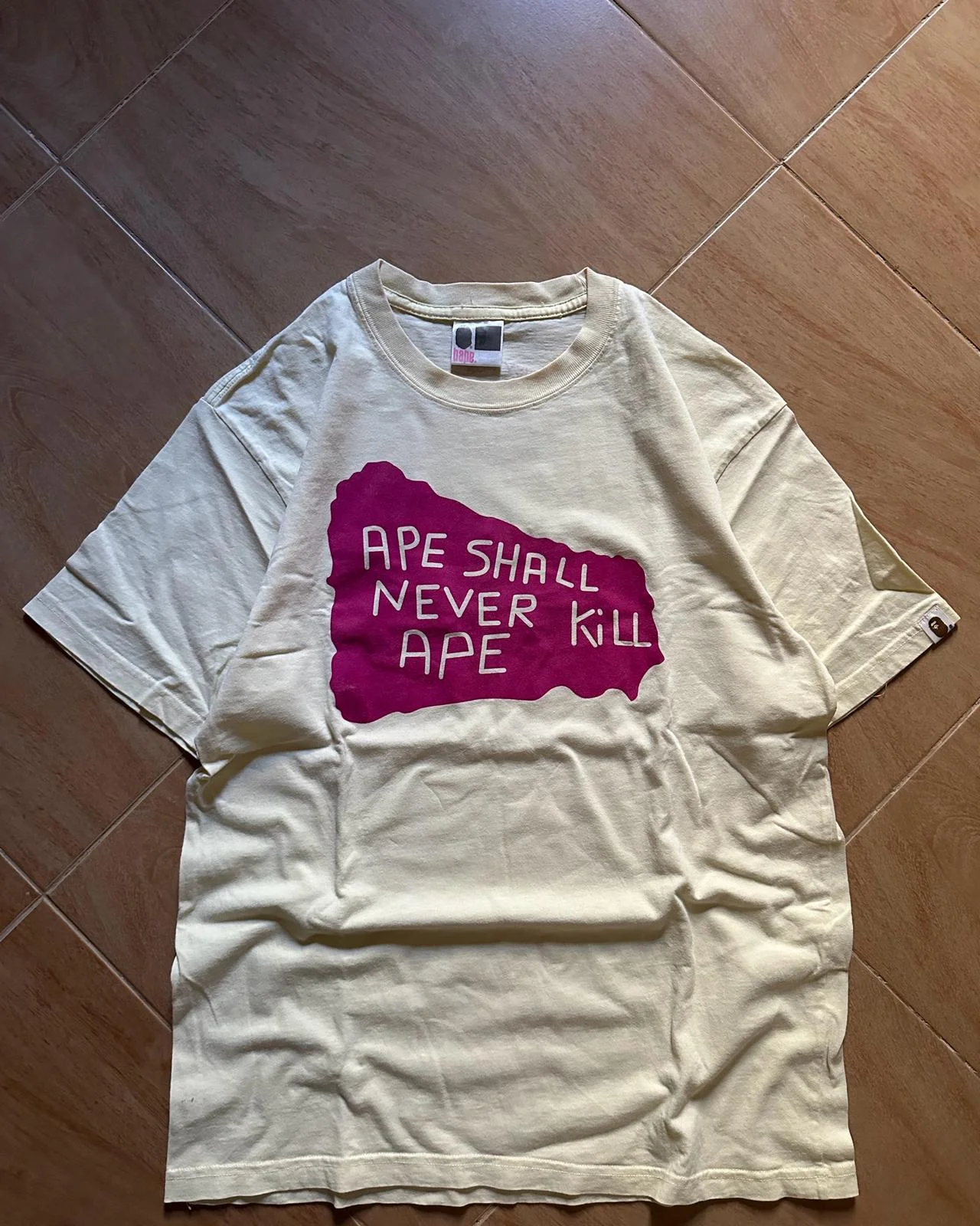A Bathing Ape (BAPE) T-shirts, size M, photo 1