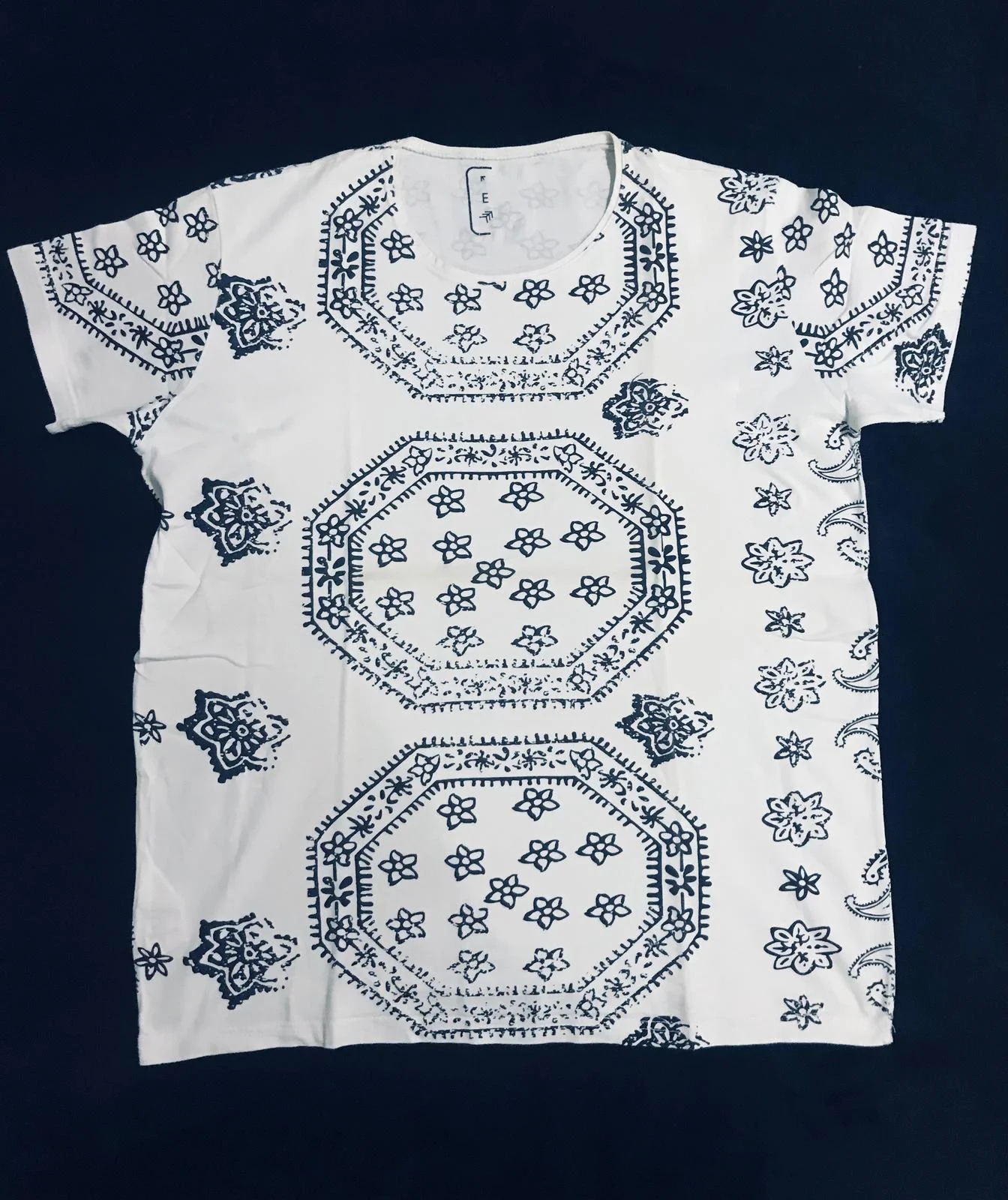 T-shirts, size L, photo 1