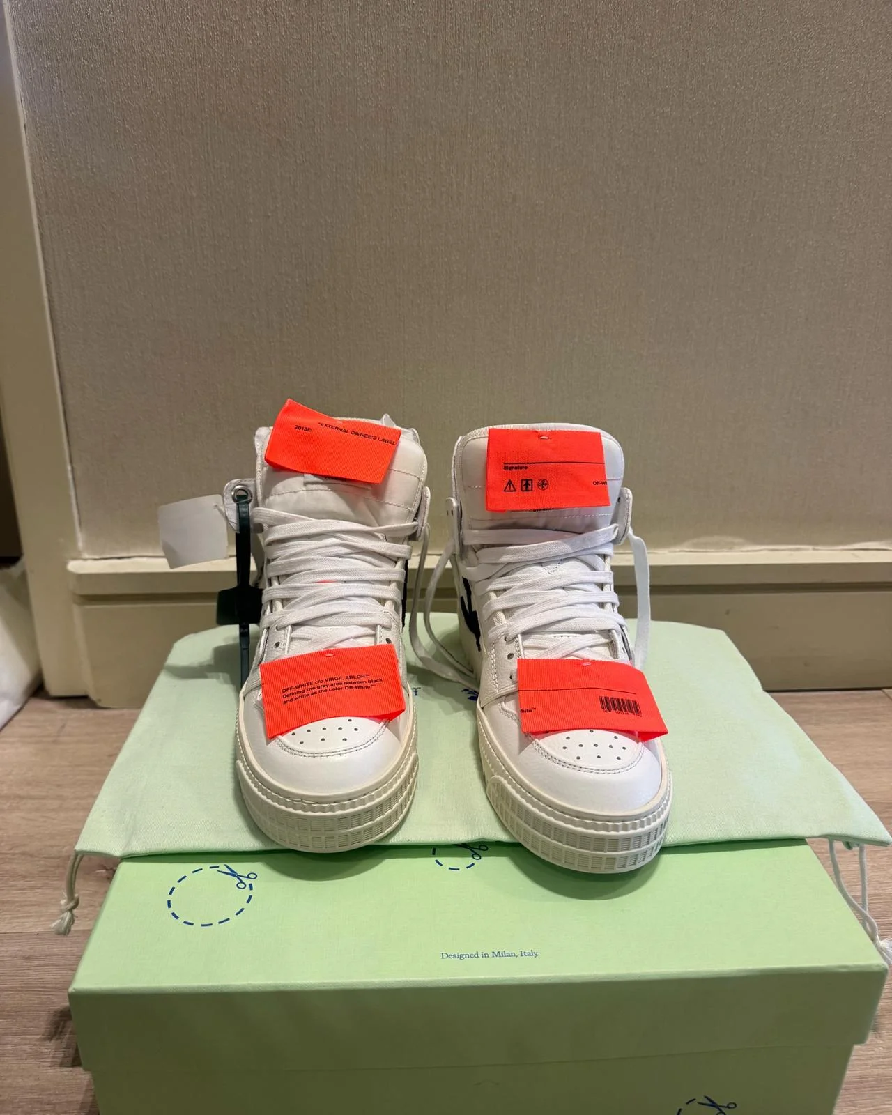 Off-White Sneakers, size 38, photo 1