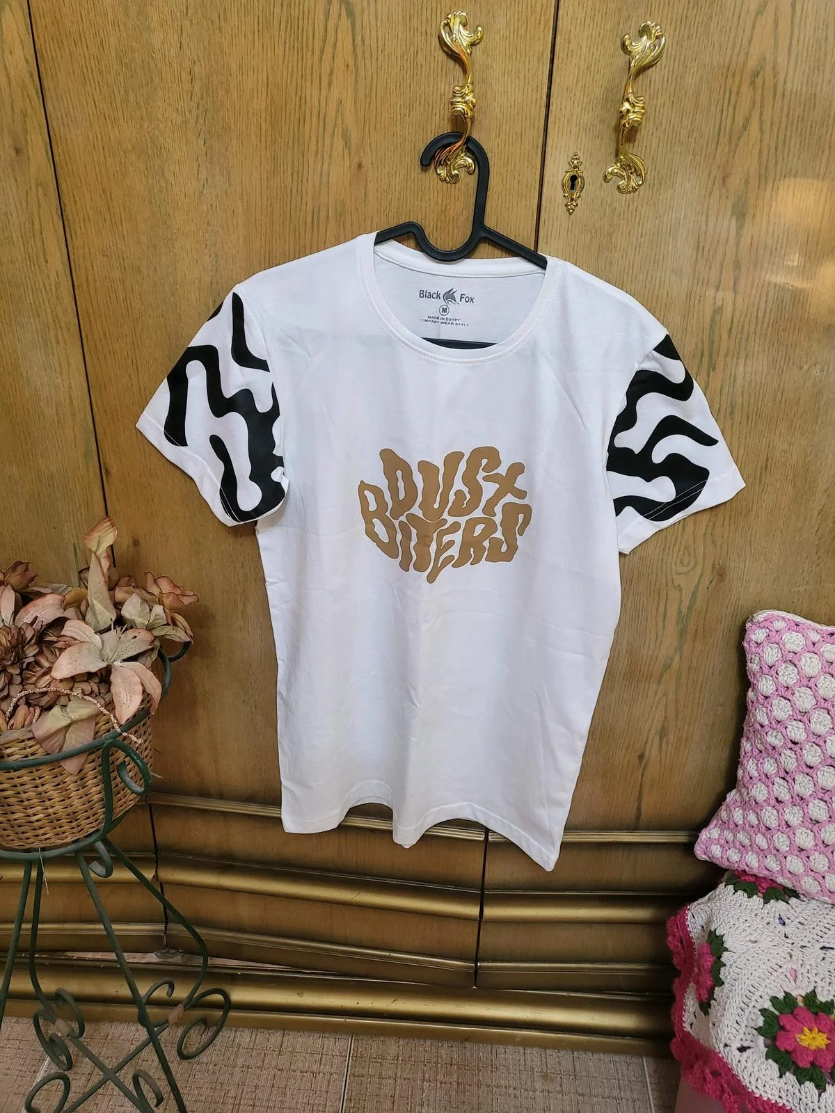 local brands T-shirts, size M, photo 1