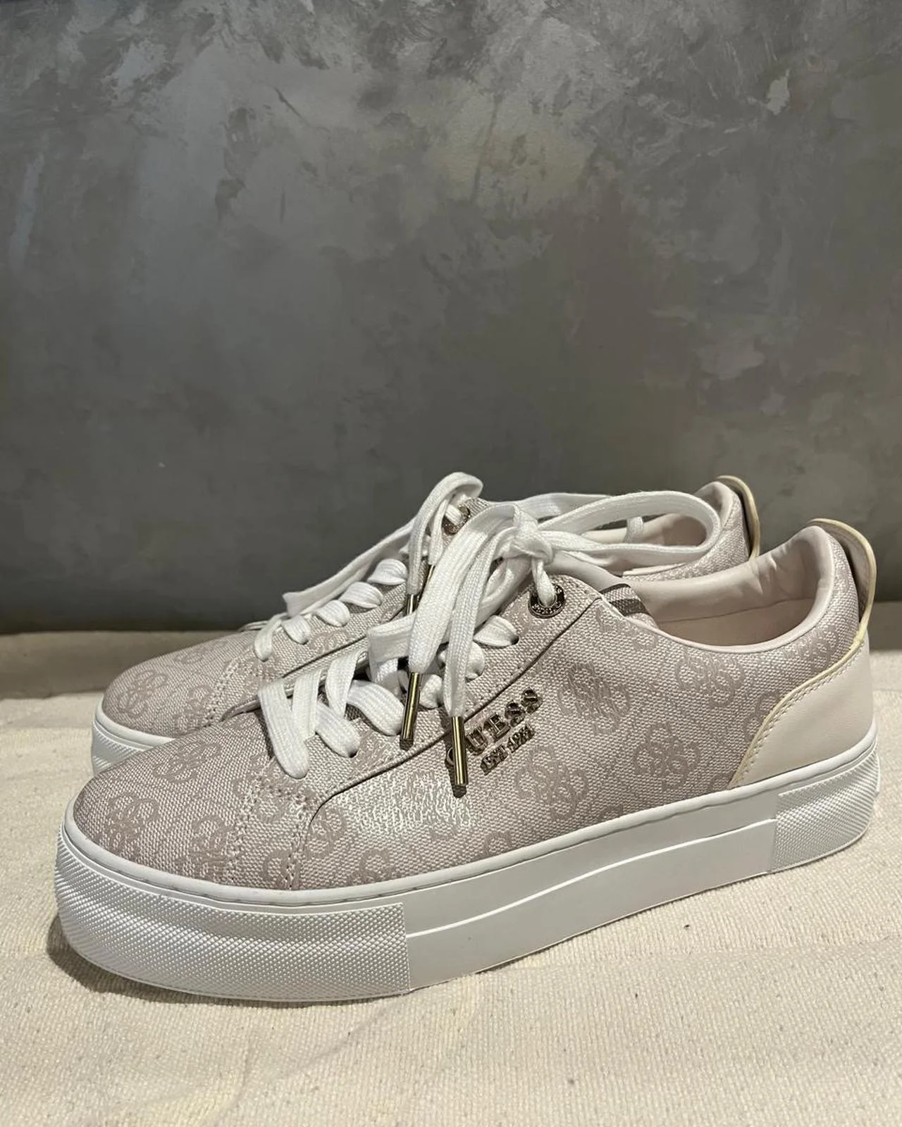 GUESS Sneakers, size 40.5, photo 1