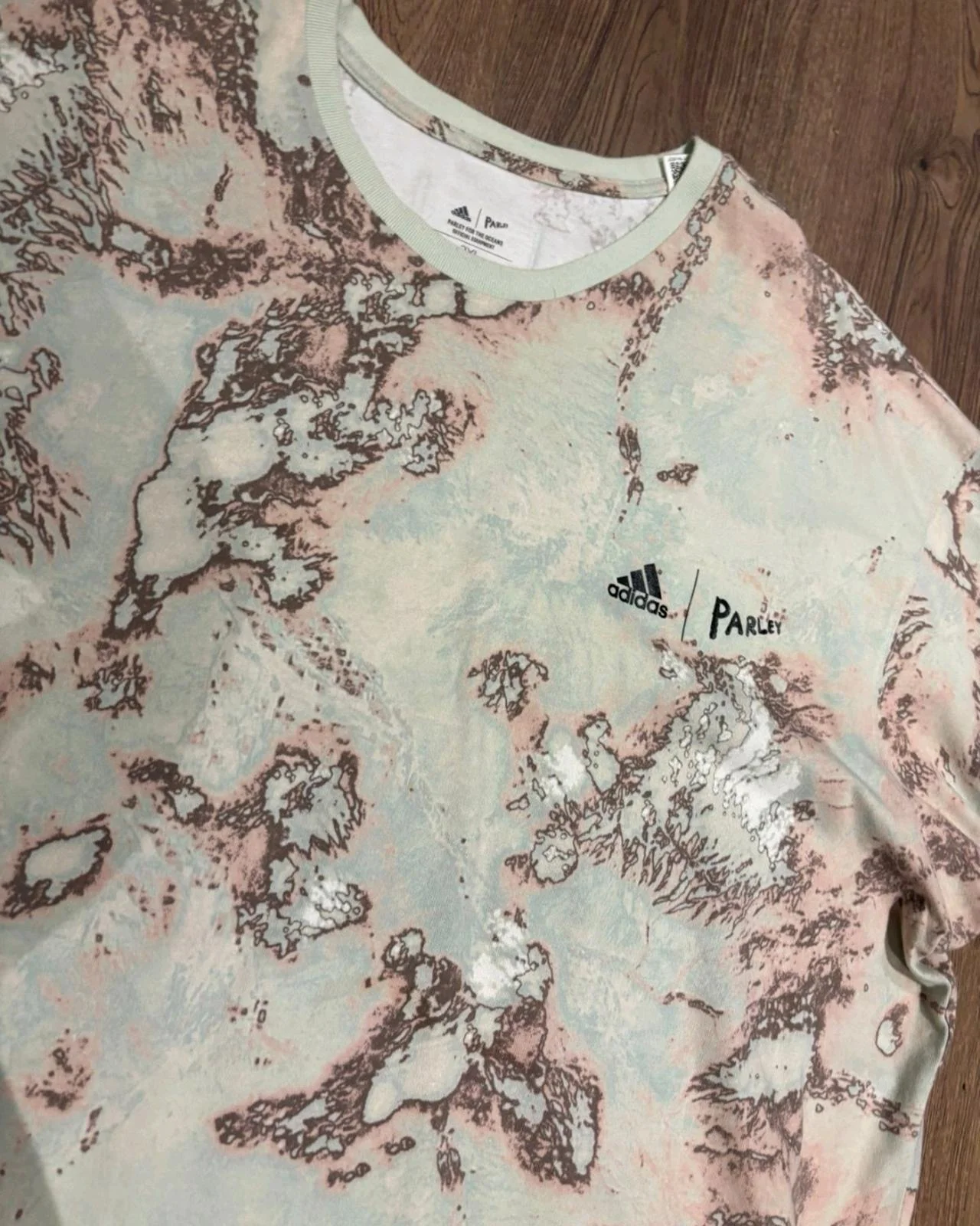 adidas T-shirts, size XL, photo 1