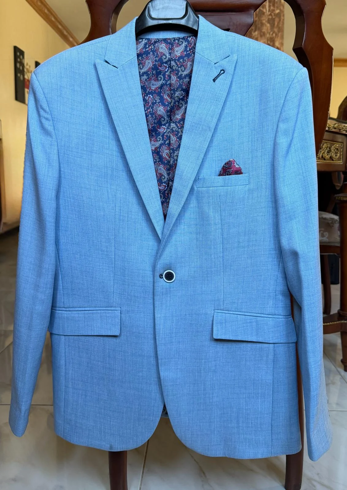 Suits, size M, photo 1