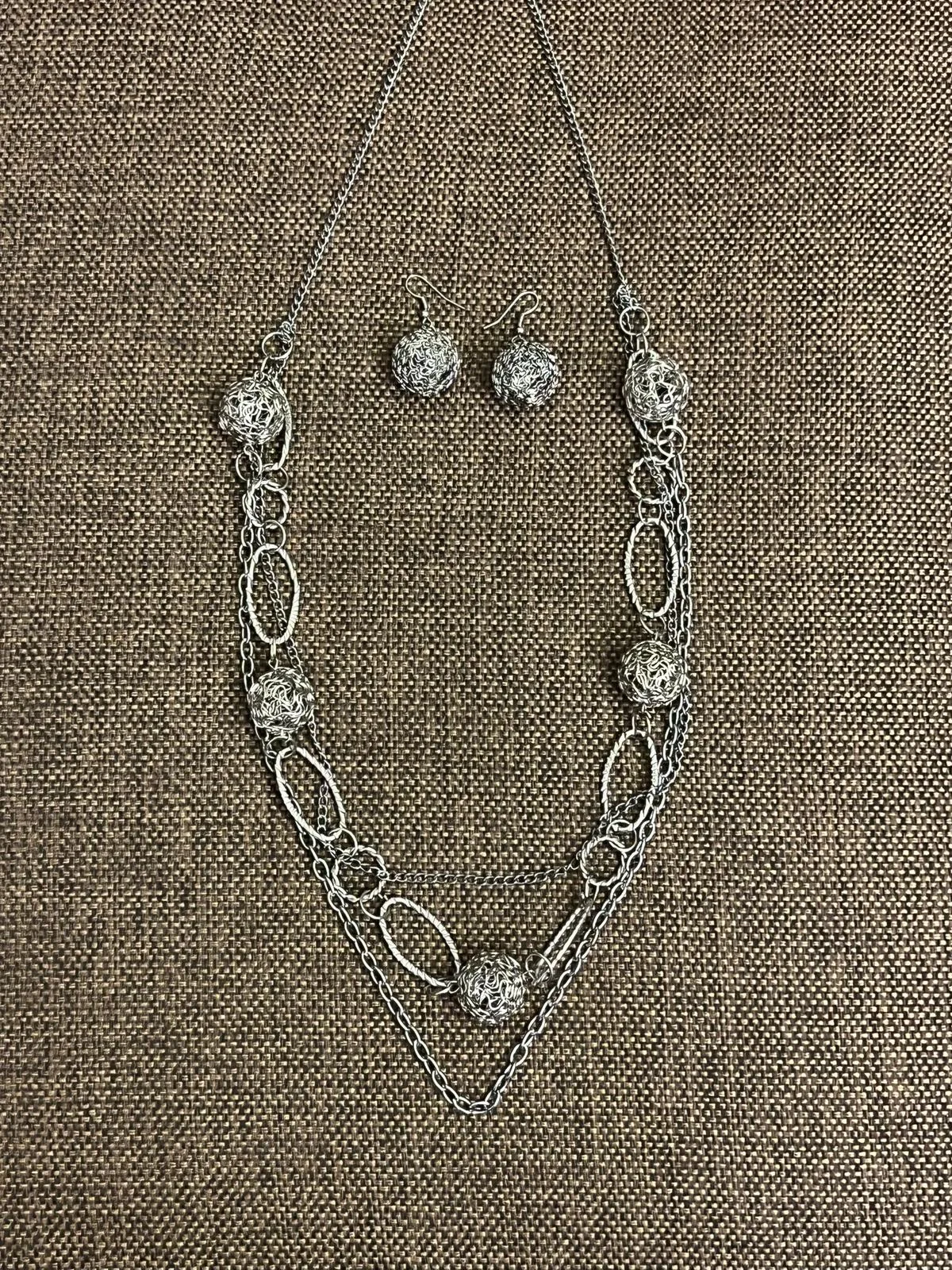 Local Necklaces, size Other, photo 1