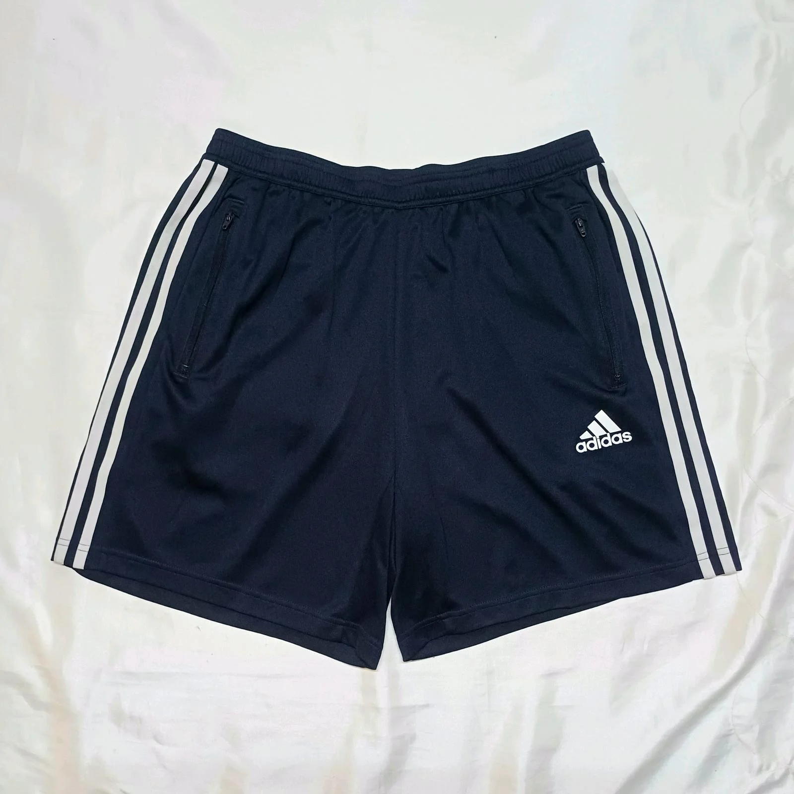 adidas Shorts, size L, photo 1