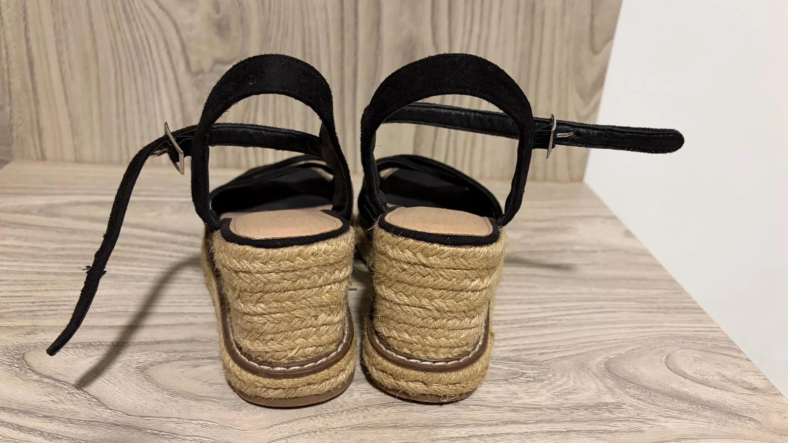 deja vu Sandals, size 38, photo 1