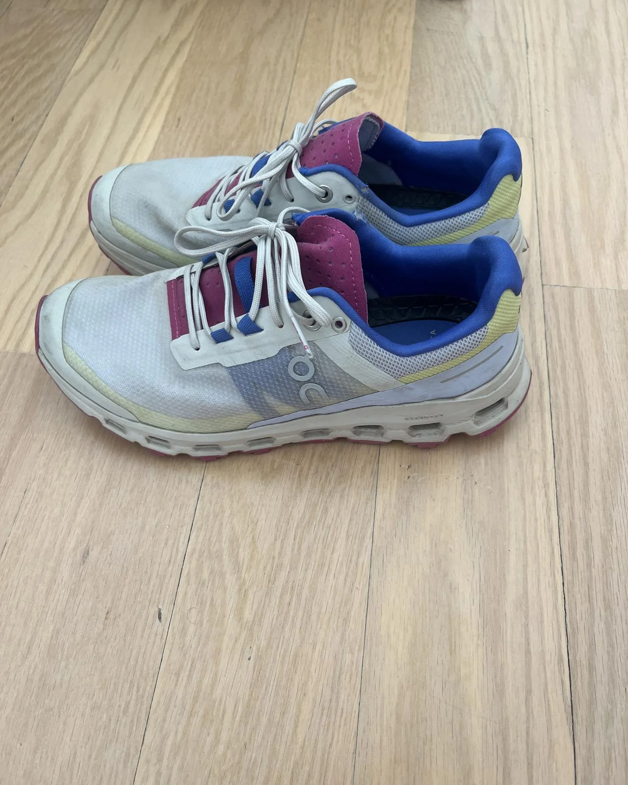 On Cloud Sneakers, size 37.5, photo 1