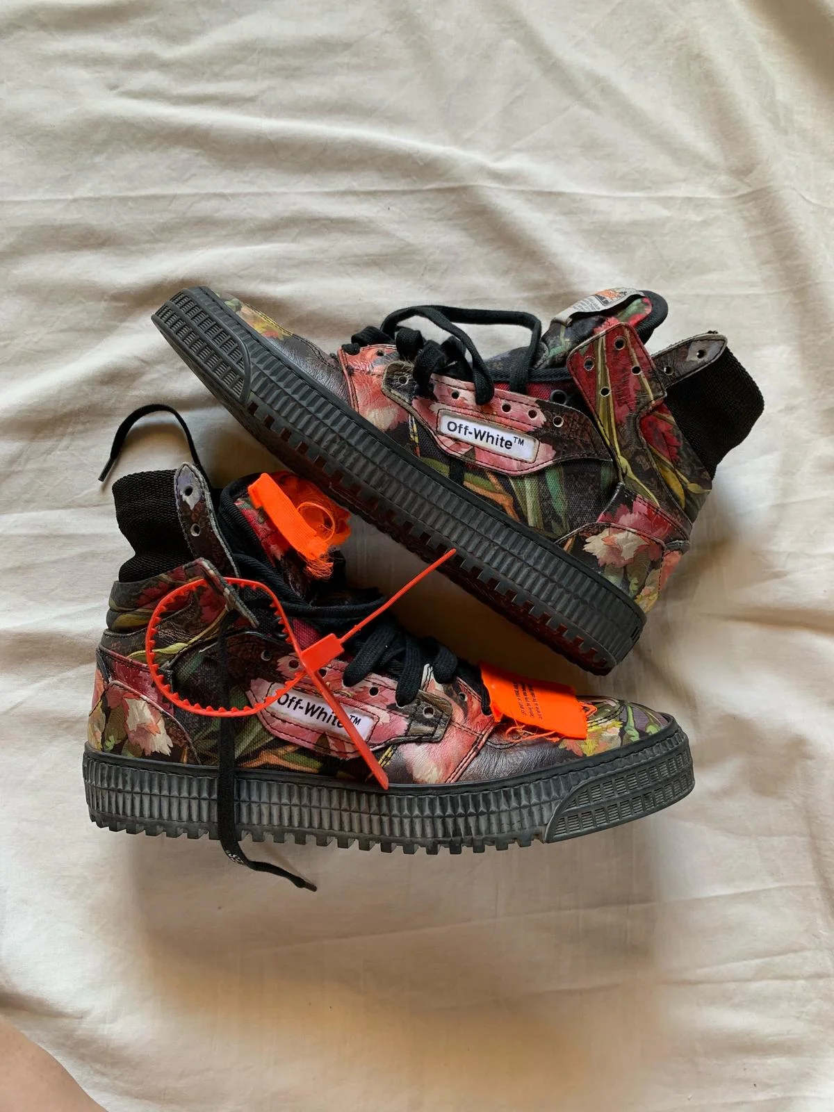 Off-White Sneakers, size 38, photo 1