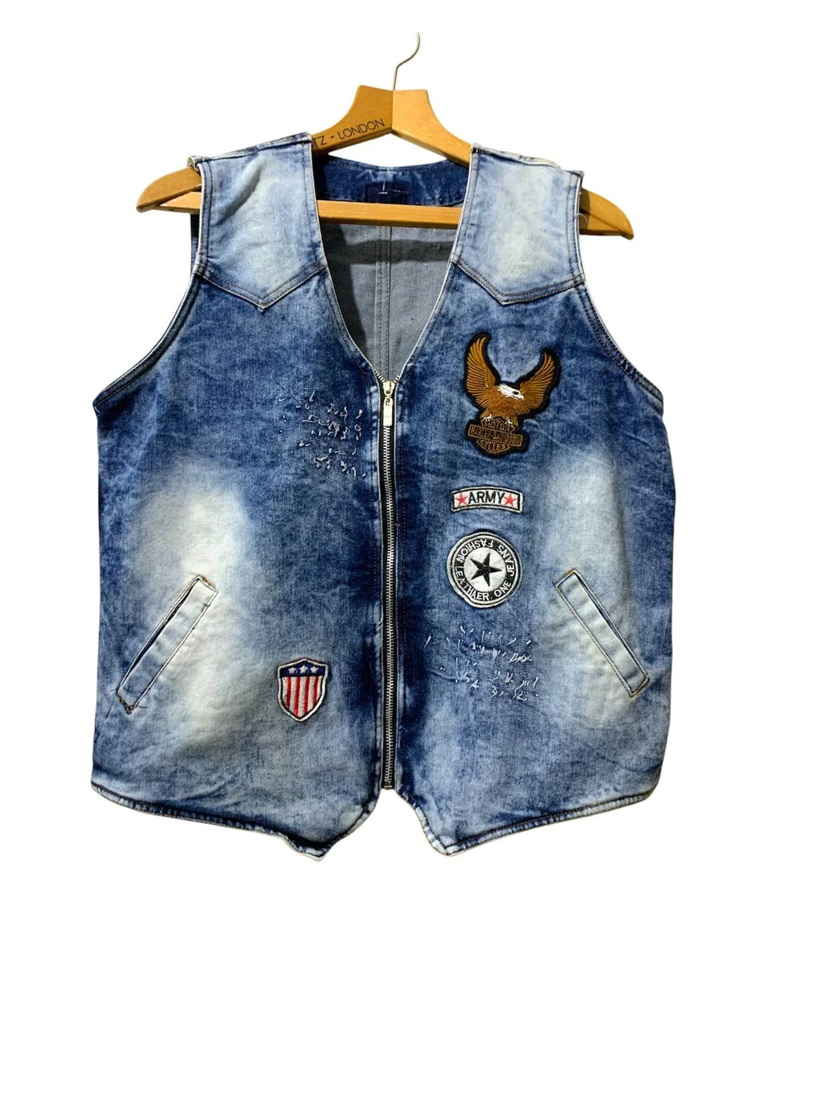 Vests, size M, photo 1
