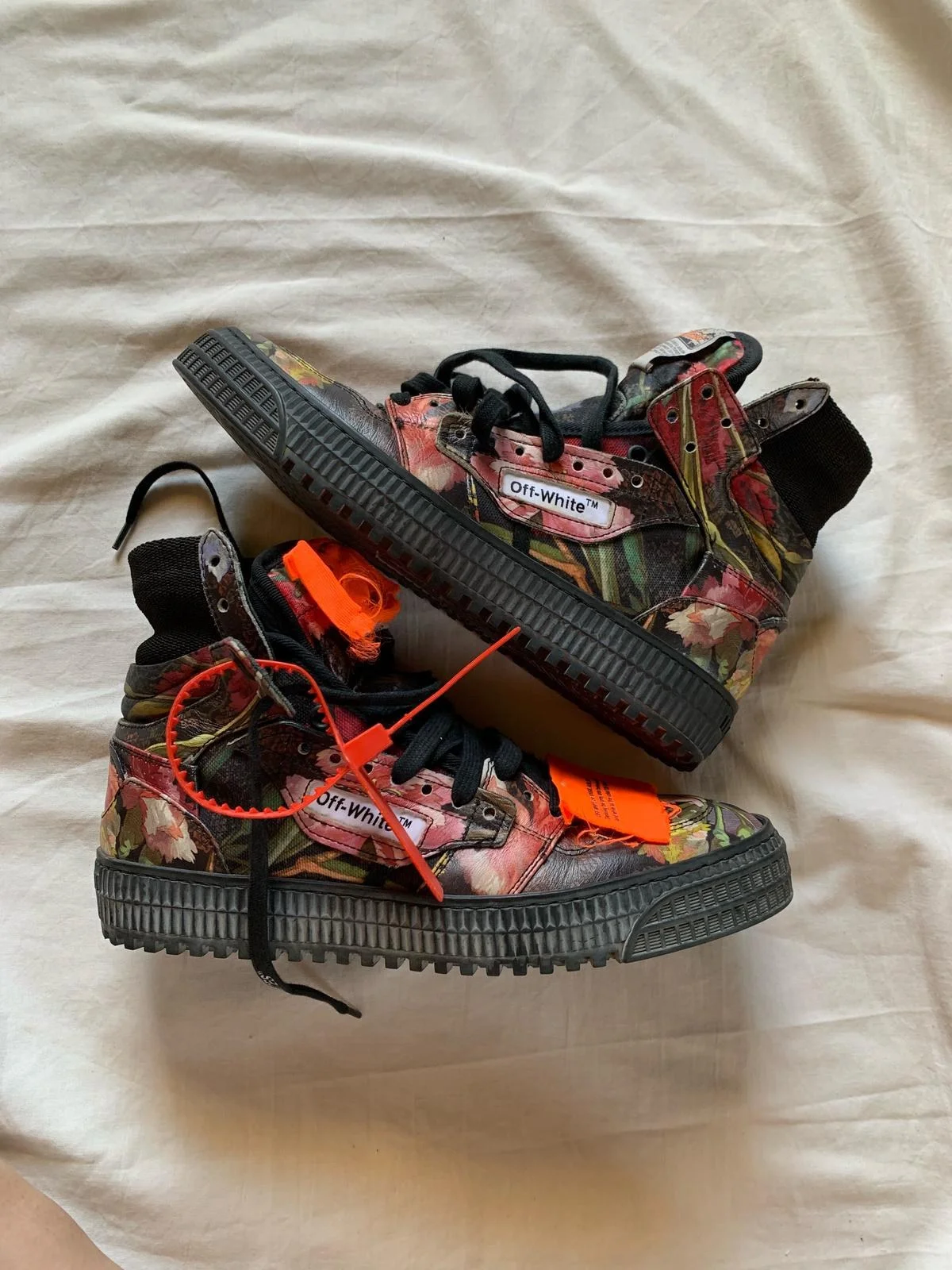 Off-White Sneakers, size 38, photo 1