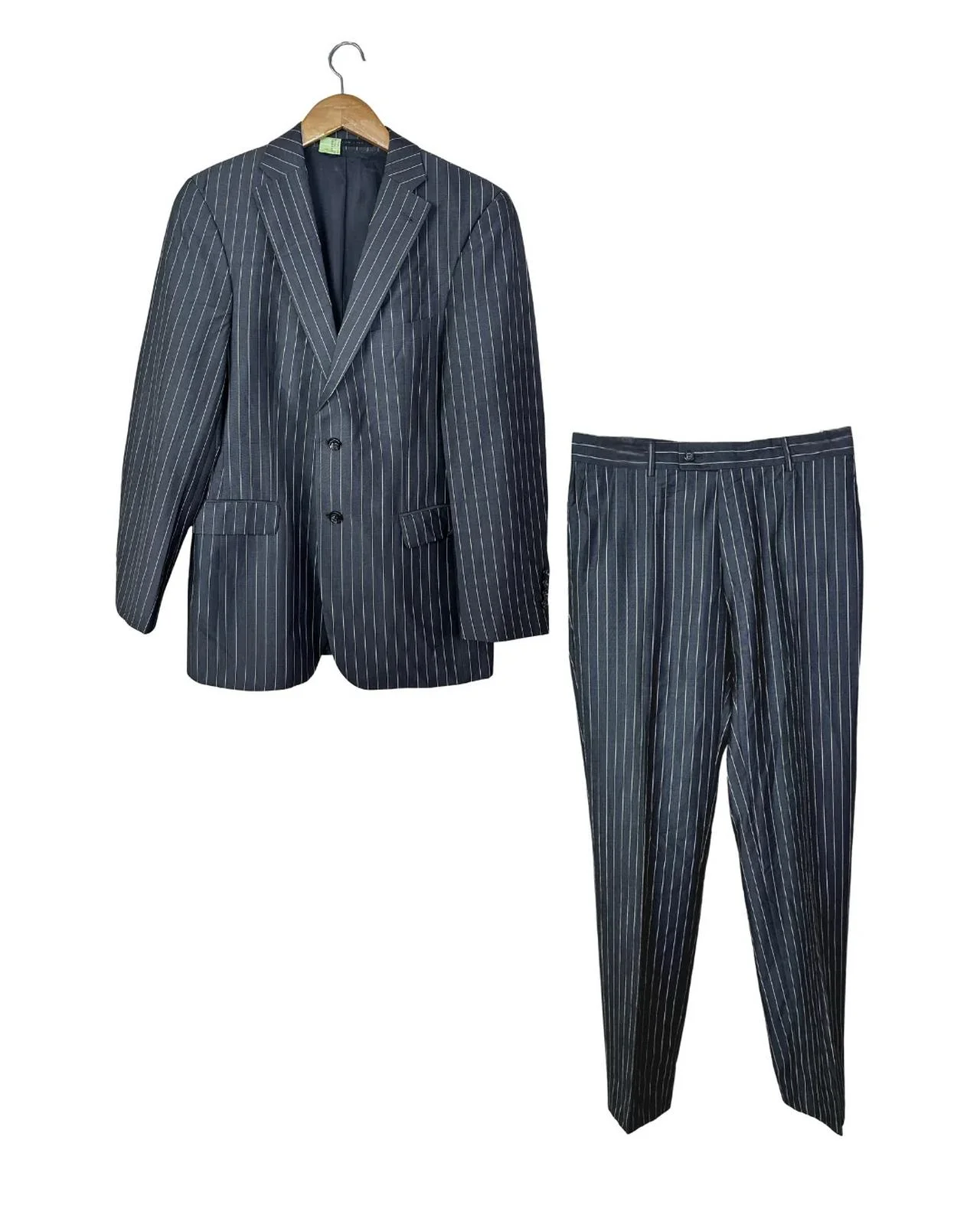 Suits, size M, photo 1