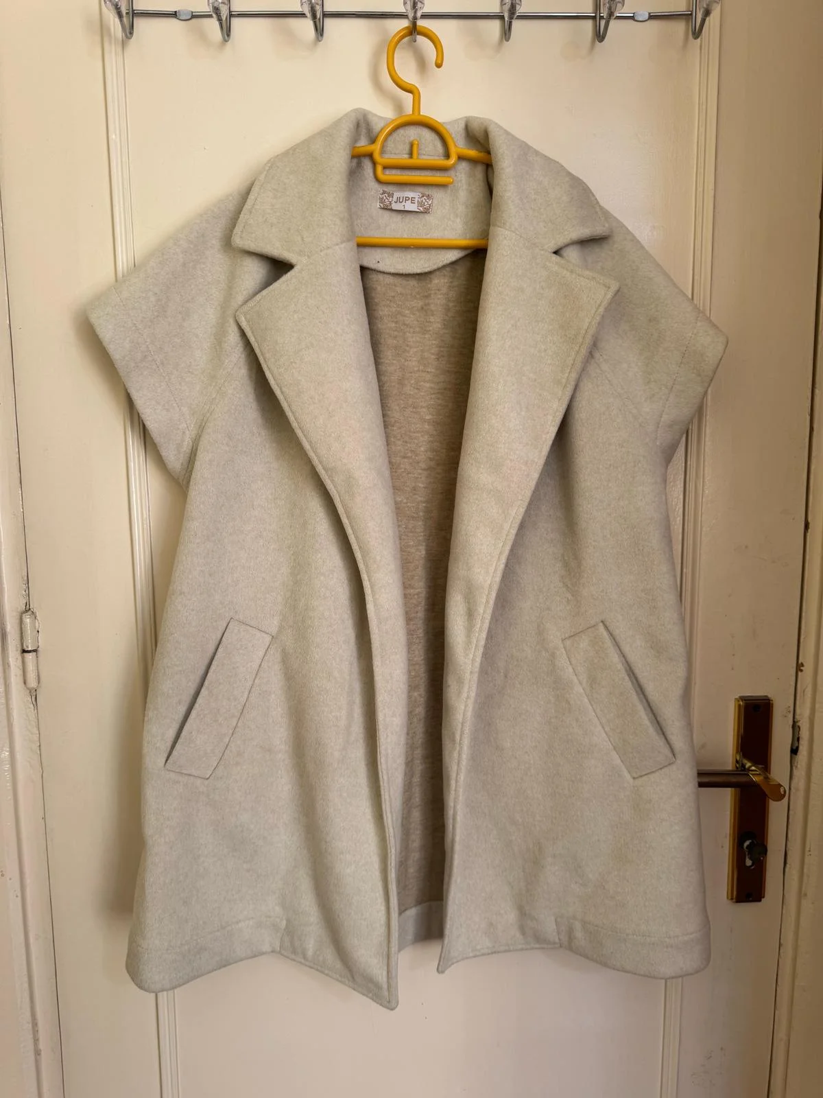 Coats, size XL / 42 / 14, photo 1