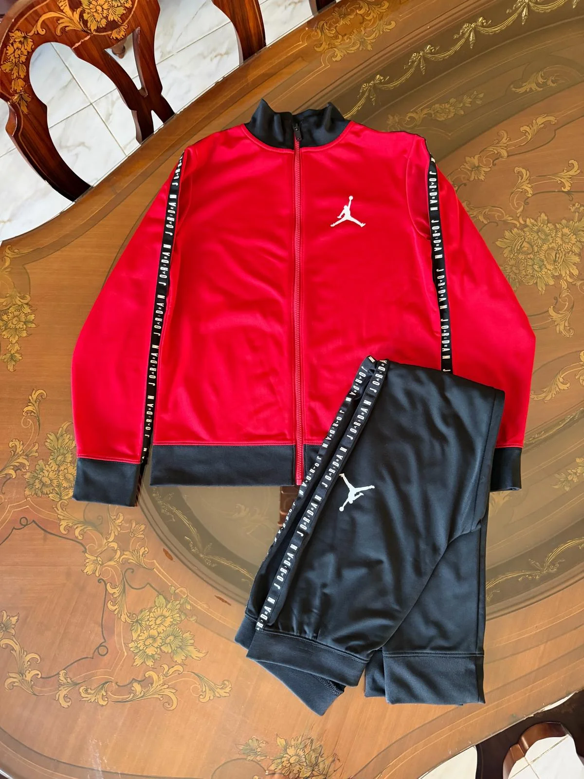 Air Jordan Sets, size 13y, photo 1