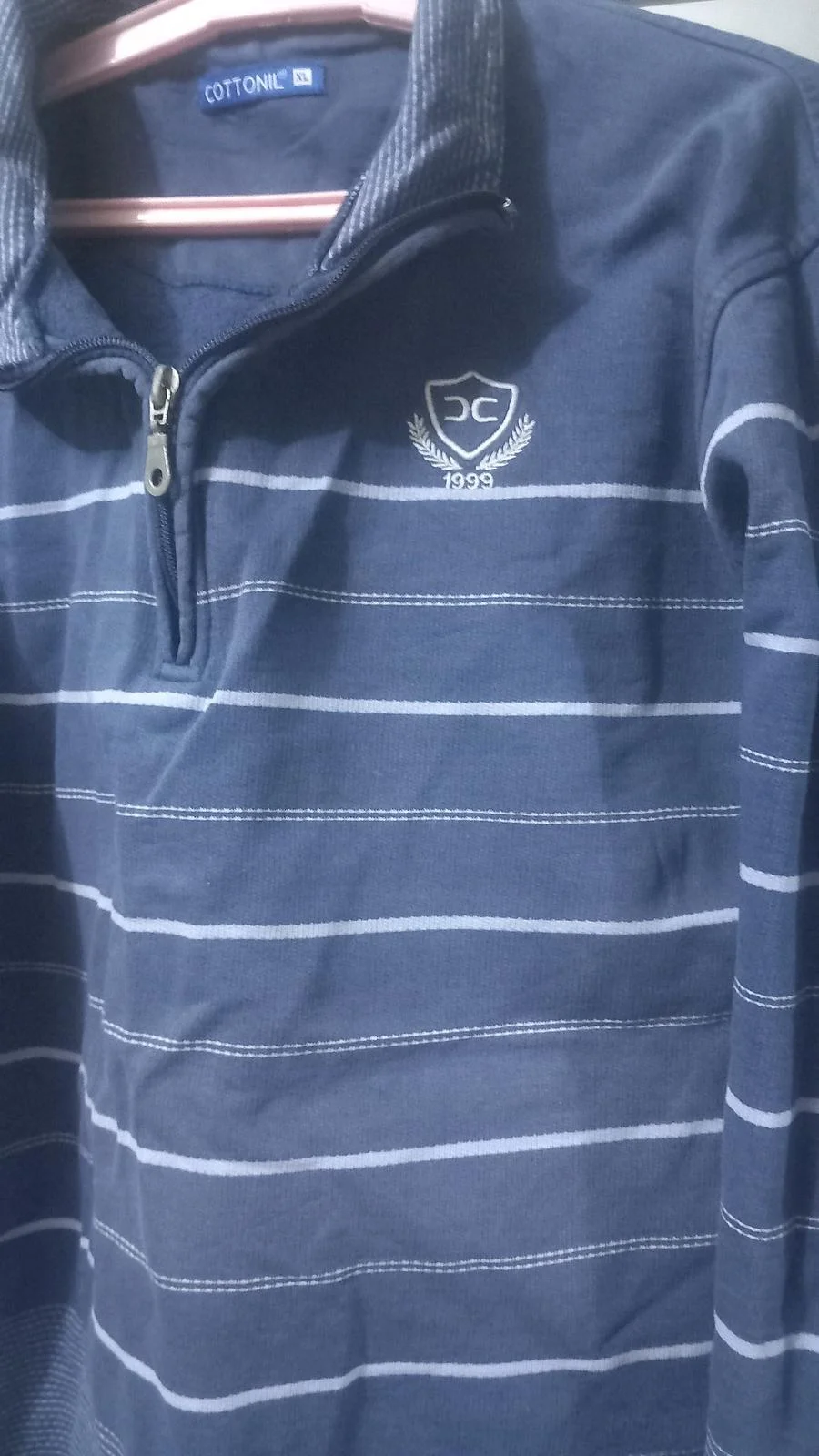 Sweatshirts, size XL, photo 1