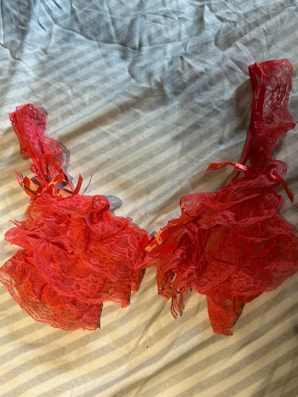 Bras, size XL, photo 1