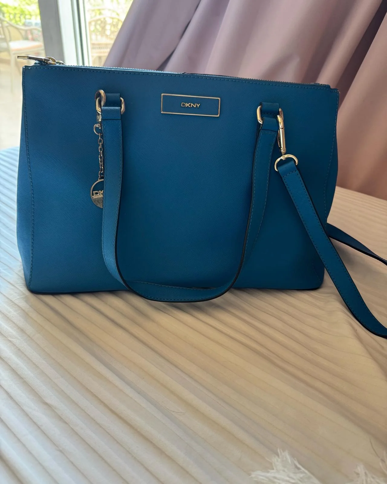 DKNY Tote Bag, size Other, photo 1