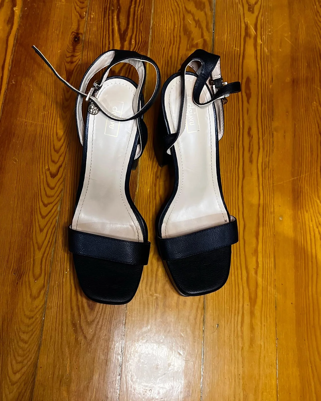 deja vu Stiletto Heels, size 40, photo 1