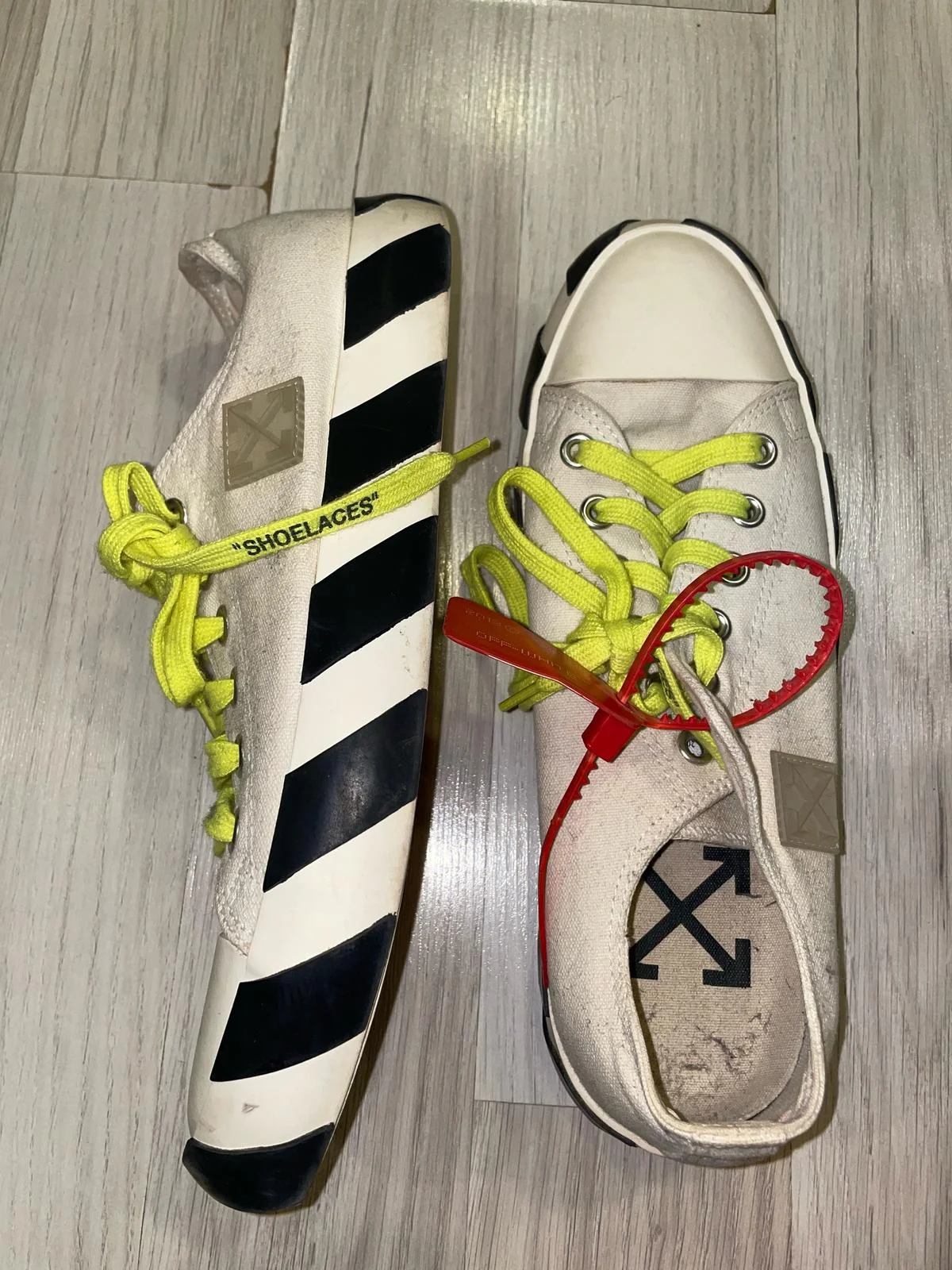 Off-White Sneakers, size 42, photo 1