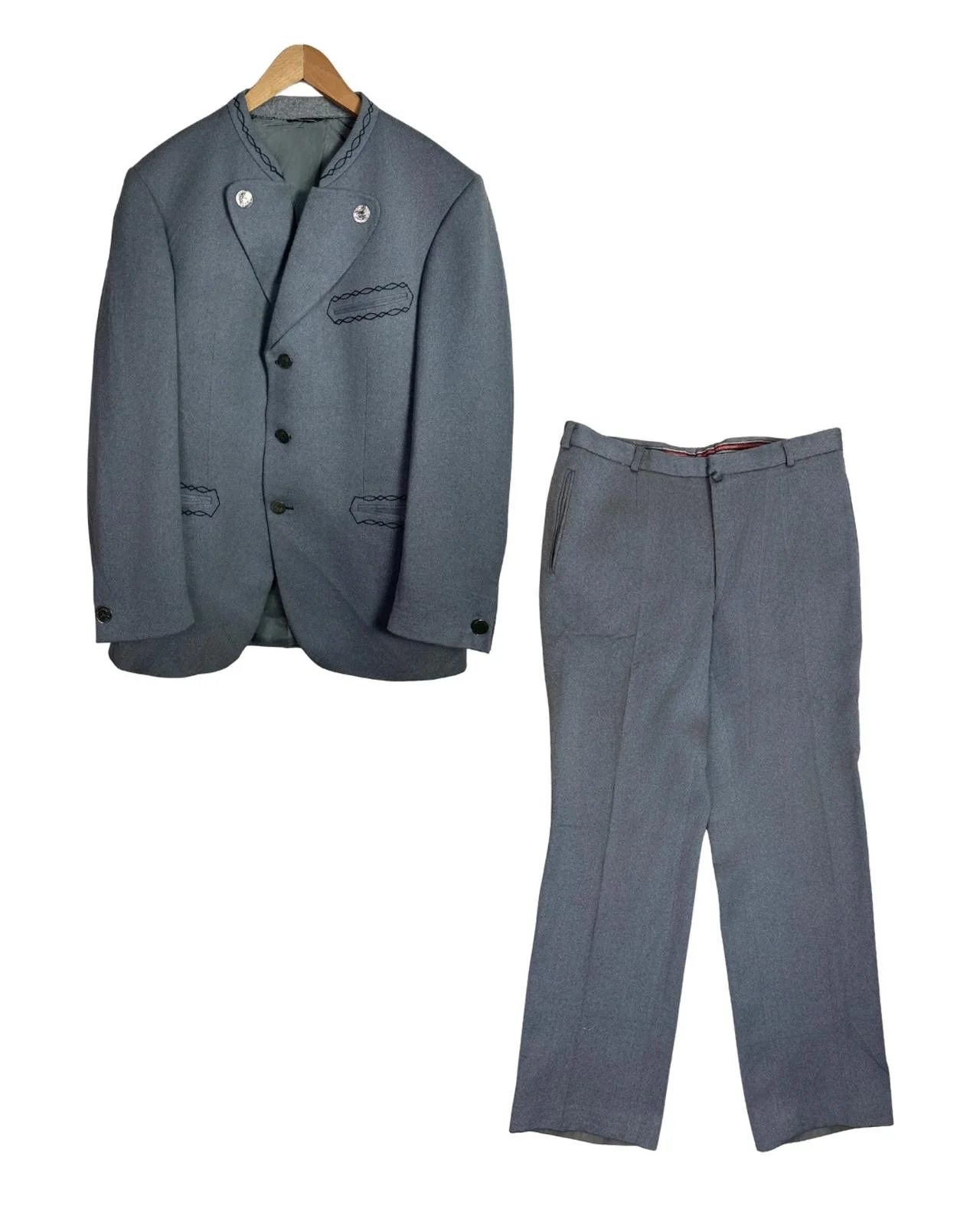 Suits, size XL, photo 1